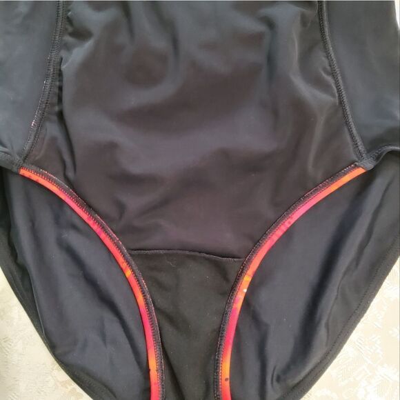 Byron Bay Australia Women's Swimsuit One Piece Size 10/30 - Picture 7 of 11